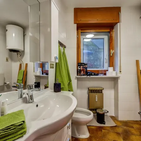 Apartment Snowflakes Retreat - Roomy With A View & Relax Solarium Cir 0133 Champoluc