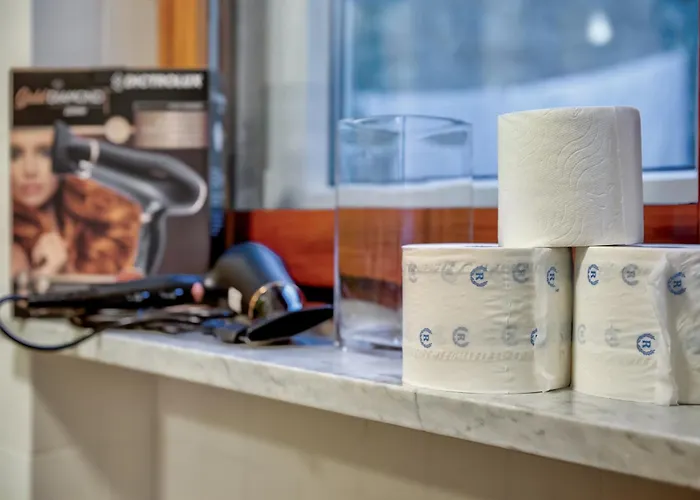 Snowflakes Retreat - Roomy With A View & Relax Solarium Cir 0133 *