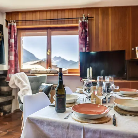 Snowflakes Retreat - Roomy With A View & Relax Solarium Cir 0133 아파트